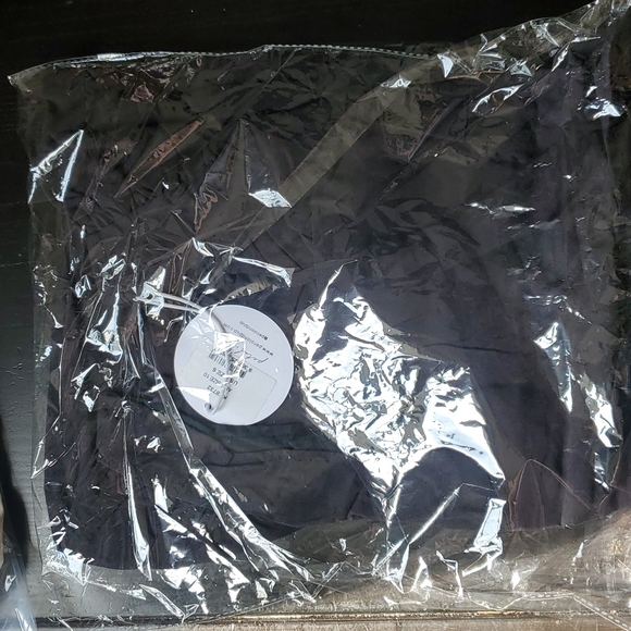 Petal and Pup Cropped Top - Picture 7 of 7